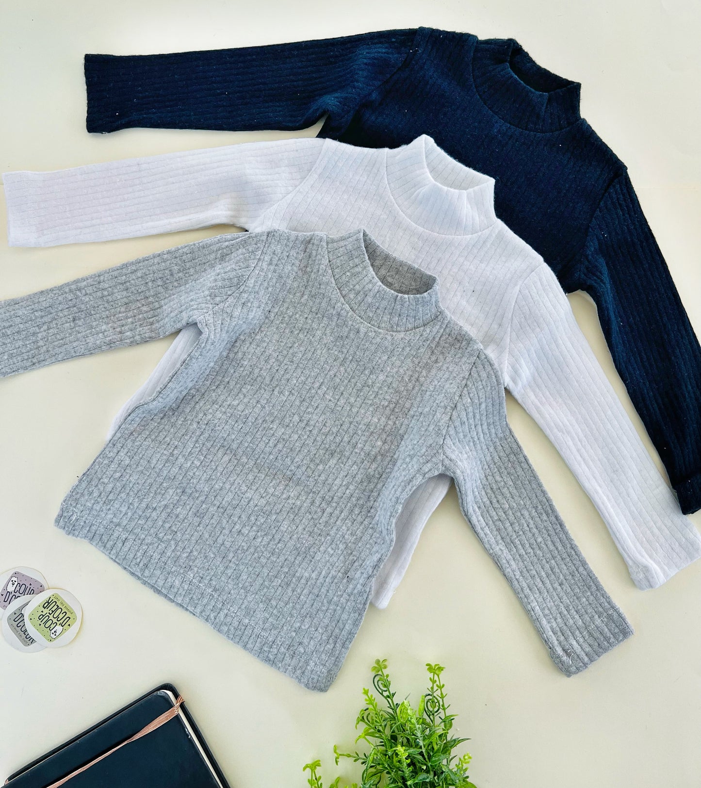 Wintery Basic Top(size fits smaller)