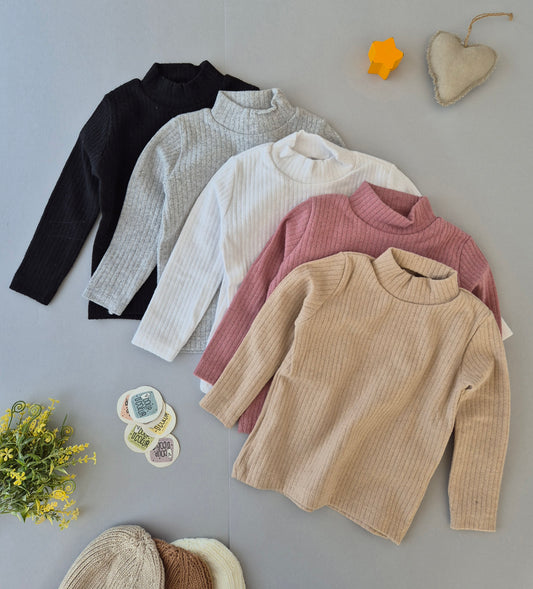 Wintery Basic Top(size fits smaller)